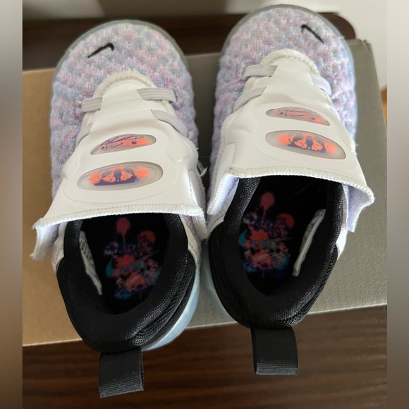 Nike LeBron XVIII size 6c - Picture 3 of 7